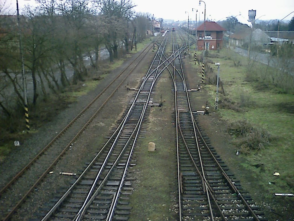 Výhybňa a Želežničná stanica v Lučenci / Shunt a train station in Lučenci by Denis Ondriškovič