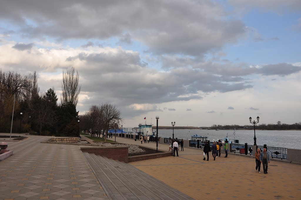 Quay Park in Rostov-on-Don / Набережная в Ростове-на-Дону by Valentine Verchenko