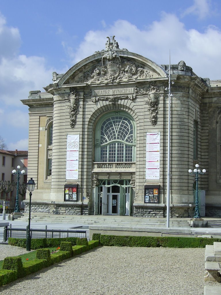 Teatre Municipal by sborniquel