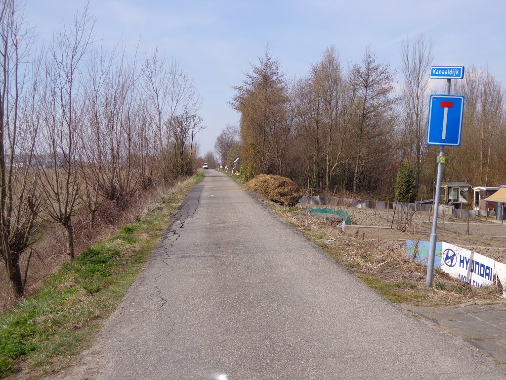 Fietspad kanaaldijk Arnemuiden by © rdnjc