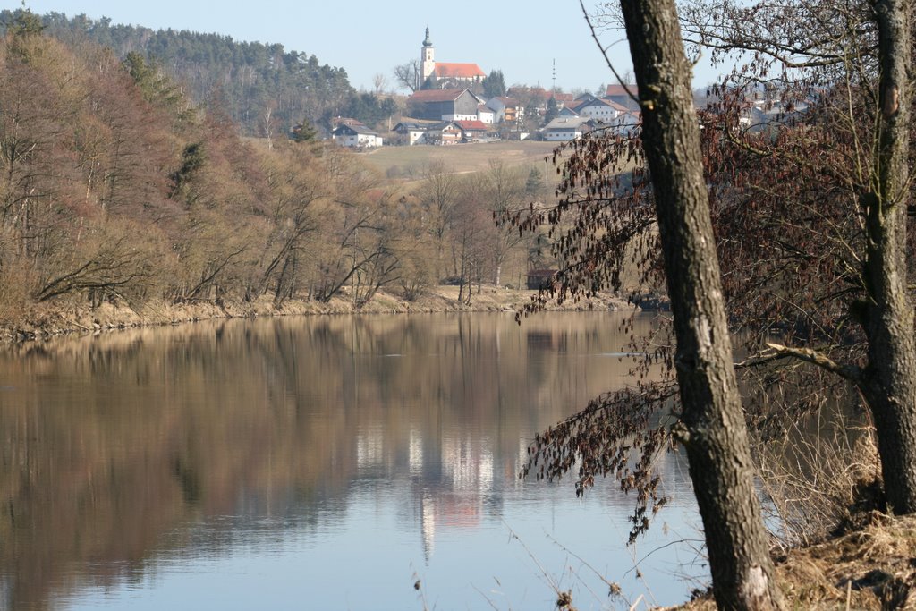 Blick auf Wallfahrtskirche Weißenregen by Rainer SEIP