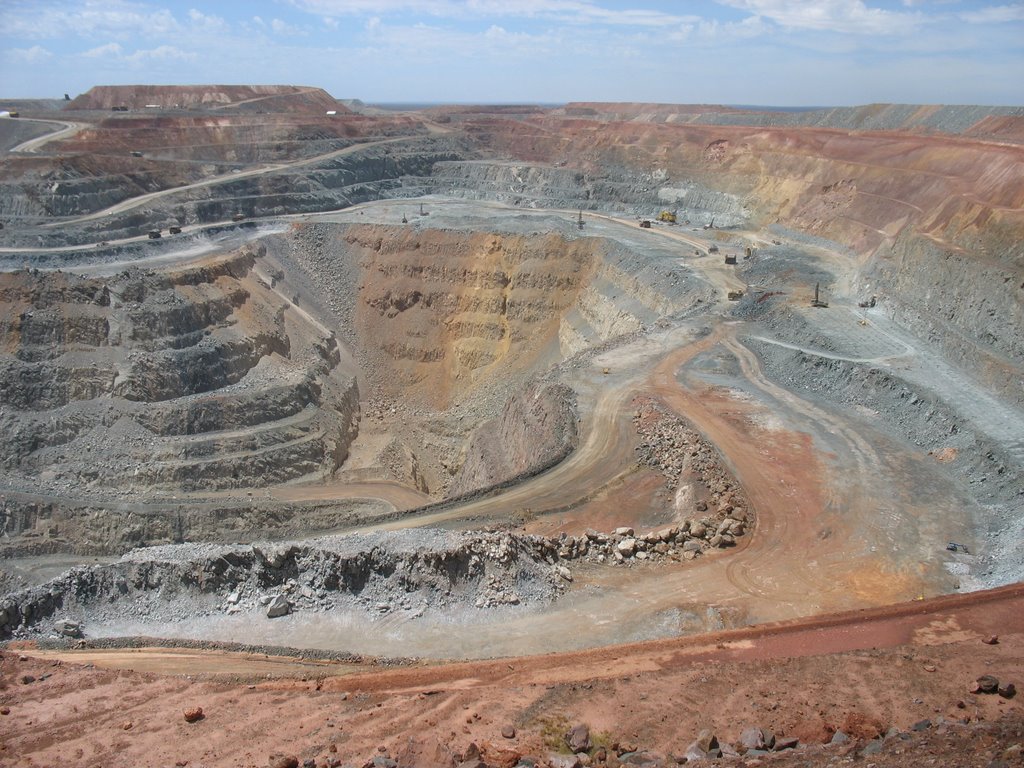 Super Pit - Kalgoorlie/Boulder - 10 by H T W Gay