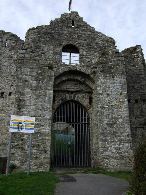 Oystermouth Castle, Swansea by Picalicious