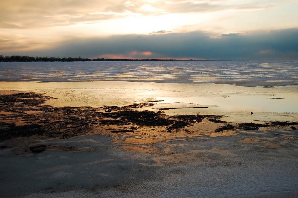 Belle River looking towards Detroit by duško pilić - Душко