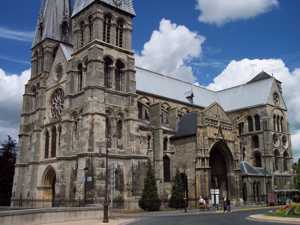 Notre-Dame-en-Vaux à Châlons-en-Champagne by TitTornade