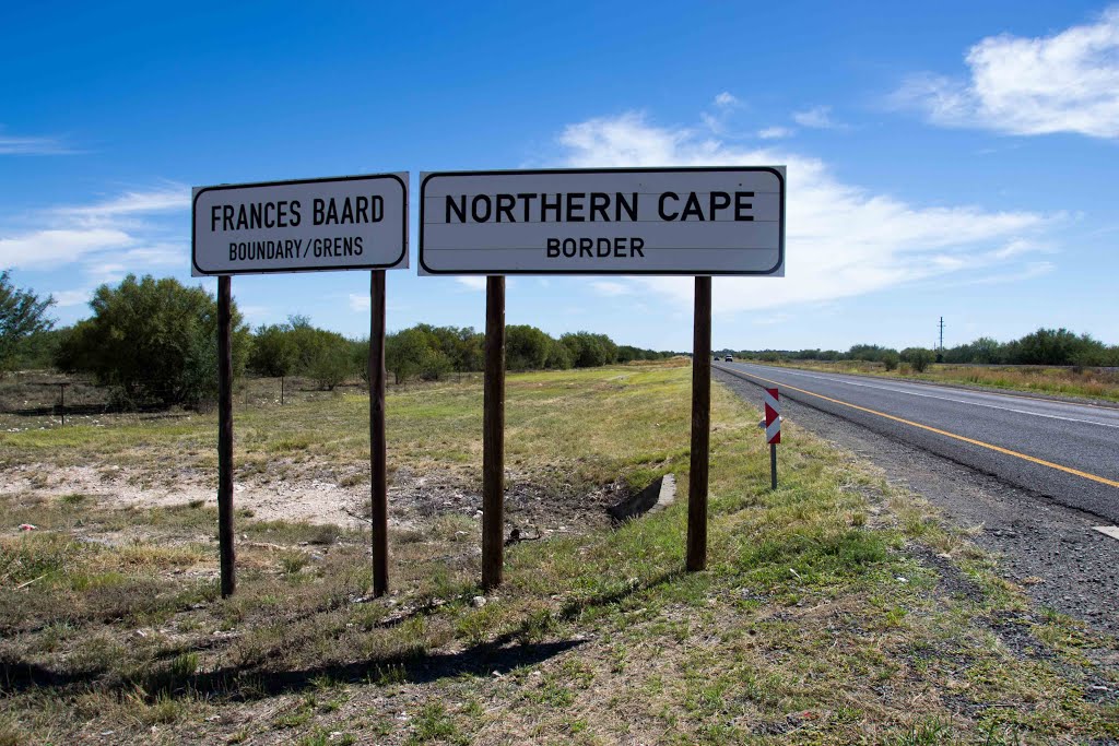 Northern Cape / Free State Border by Thabiso Makelo