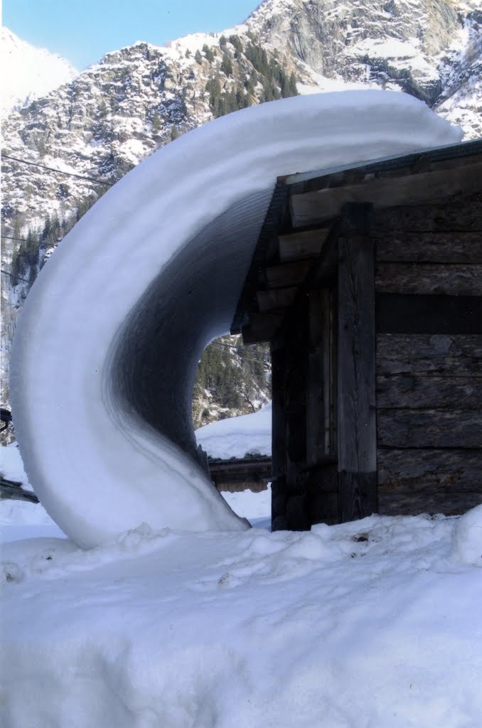 Alagna Valsesia fraz Dosso. Scende la neve ...ma non a fiocchi by carlissima