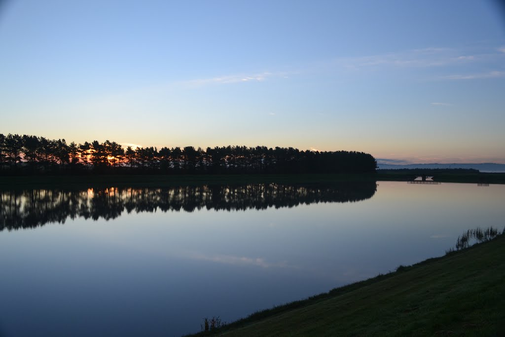 Whittle Dene Reservoir by Rick Ford