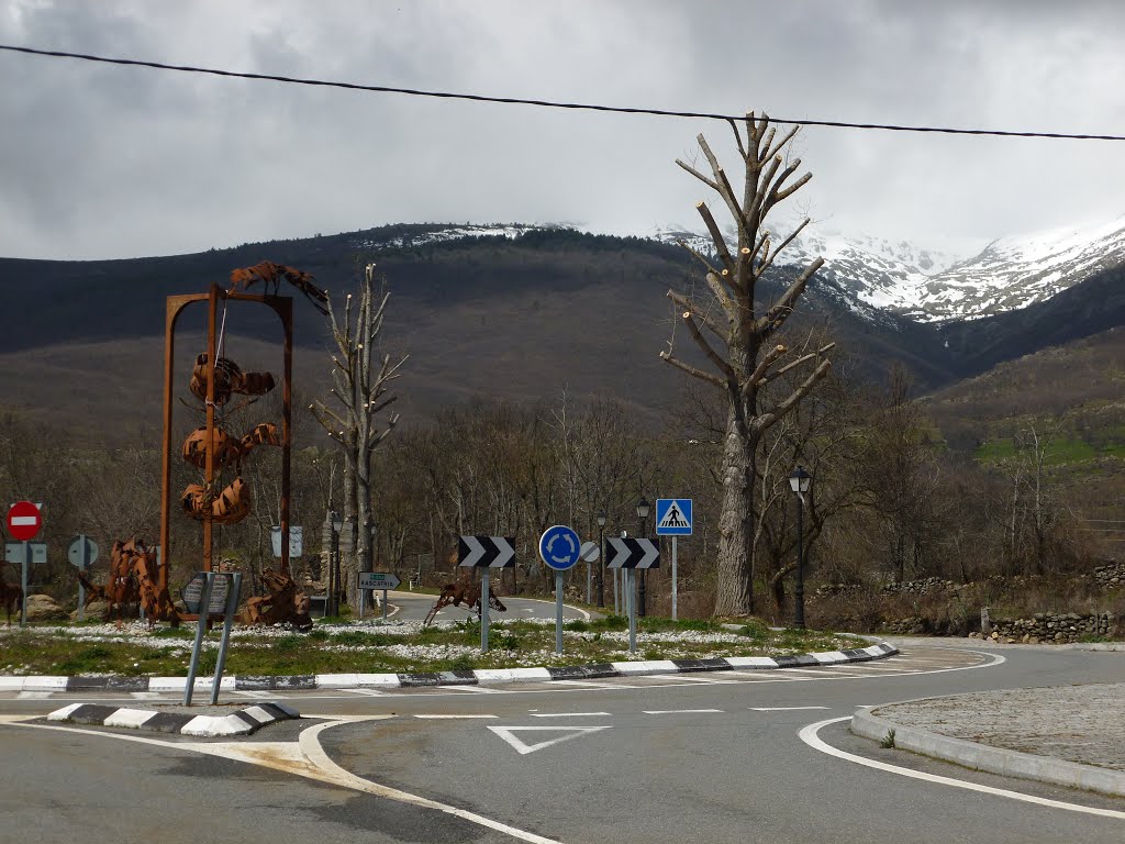 Pinilla del Valle. Entrada al pueblo by libanez