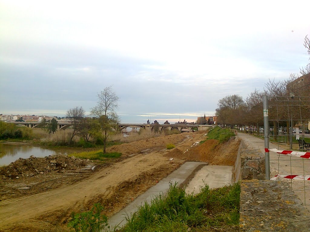 Obras junto al río. Marzo de 2013 by viajeroandaluz