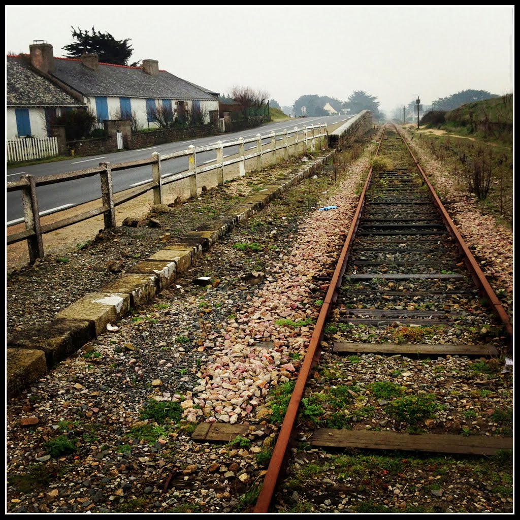 (mars 2013 Passage à niveau Fort de Penthièvre, Presqu'île de Quiberon) by Nick Ad@ms