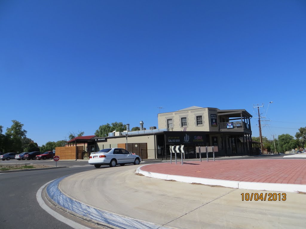 The Willaston Hotel view from 3 way rounderbout in WILLASTON, Gawler, in SA, on 10-04-2013 by Peter John Tate,