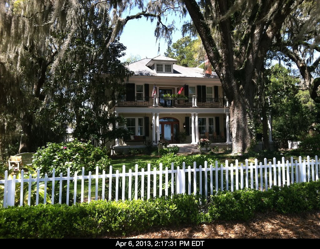 House In Isle of Hope by davegis@gmail.com