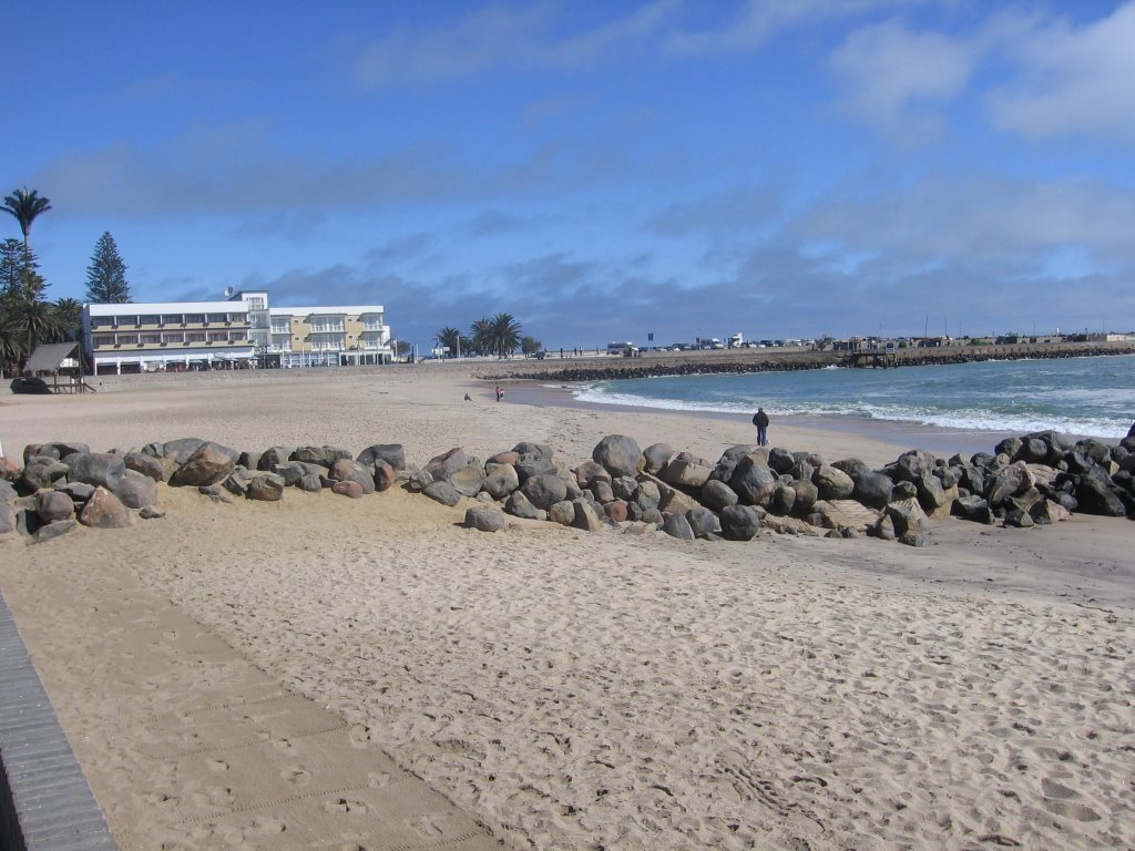 Strand Hotel beach view by chichau