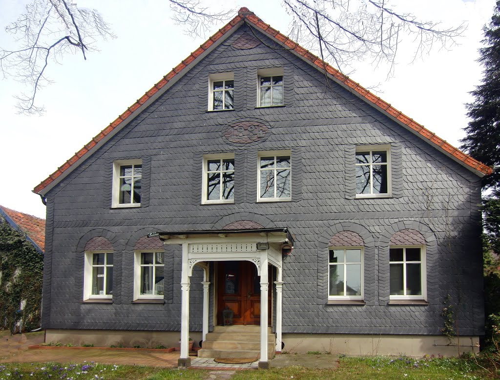 Brackwede Hauptstraße, Schiefer-Haus by orgwin.