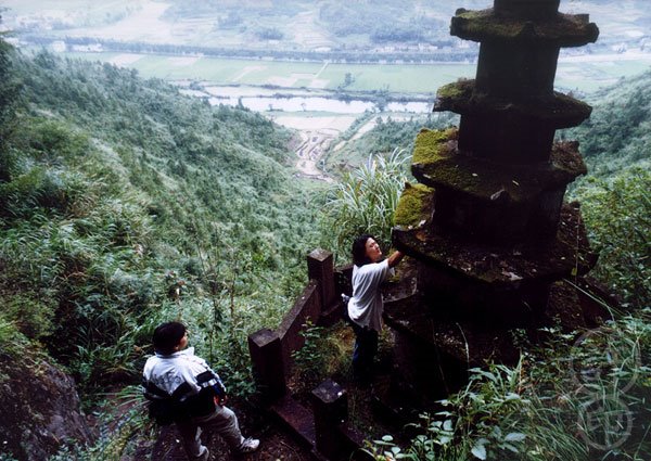 黃山市祁門縣-齊云山宋代石塔，西元1999年攝 by 許's中國古建筑相冊