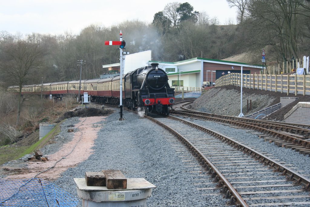 45110 entering Highley, SVR by jonriding