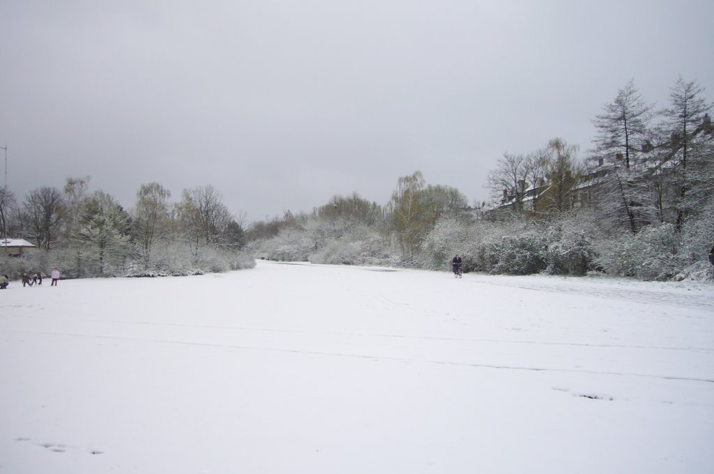 Wersten_tunneldeckel_schnee_ostern_2008 by creissner