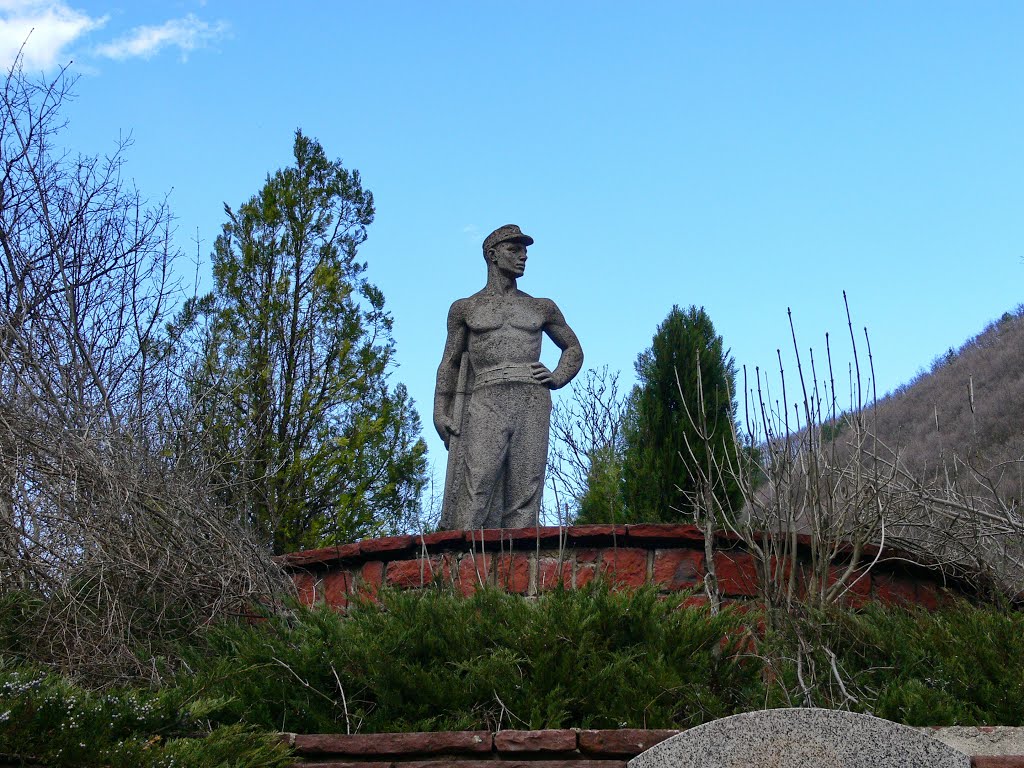 Monument of the Labour Service Man by nenko70