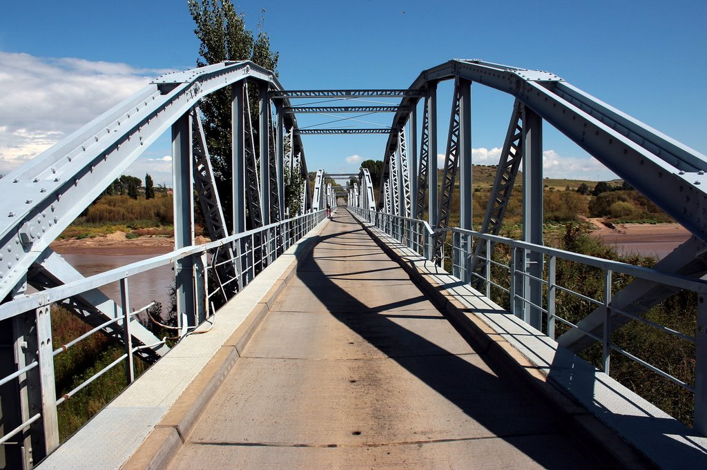 Steel Bridge at Jammerdrift over Caledon river by Hendrik van den Berg