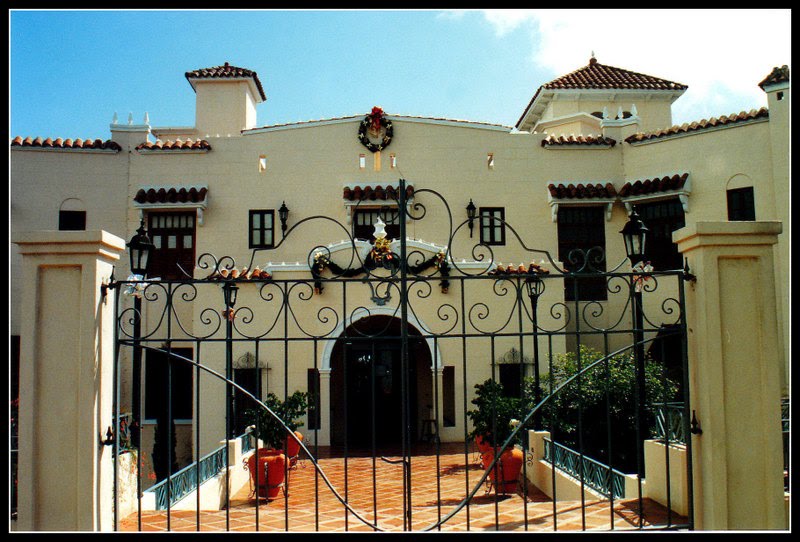 Castillo Serrallés (Una mansión de 1930): Ponce, Puerto Rico (1992) by JeO112