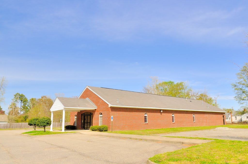 VIRGINIA: WILLIAMSBURG: unknown church, 624 Queen's Creek Road near the corner of Queens Creek Road and Penniman Road by Douglas W. Reynolds, Jr.