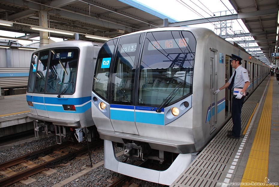 The Myoden Staion, Tokyo-Metro Tozai Line. by remymar