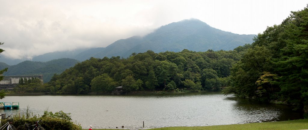 Kyoto: Takaragaike Park (pano) by Stefan Philippsen