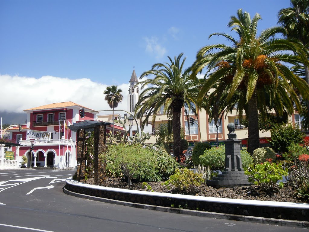 Kirche und Rathaus von El Paso by Green Island