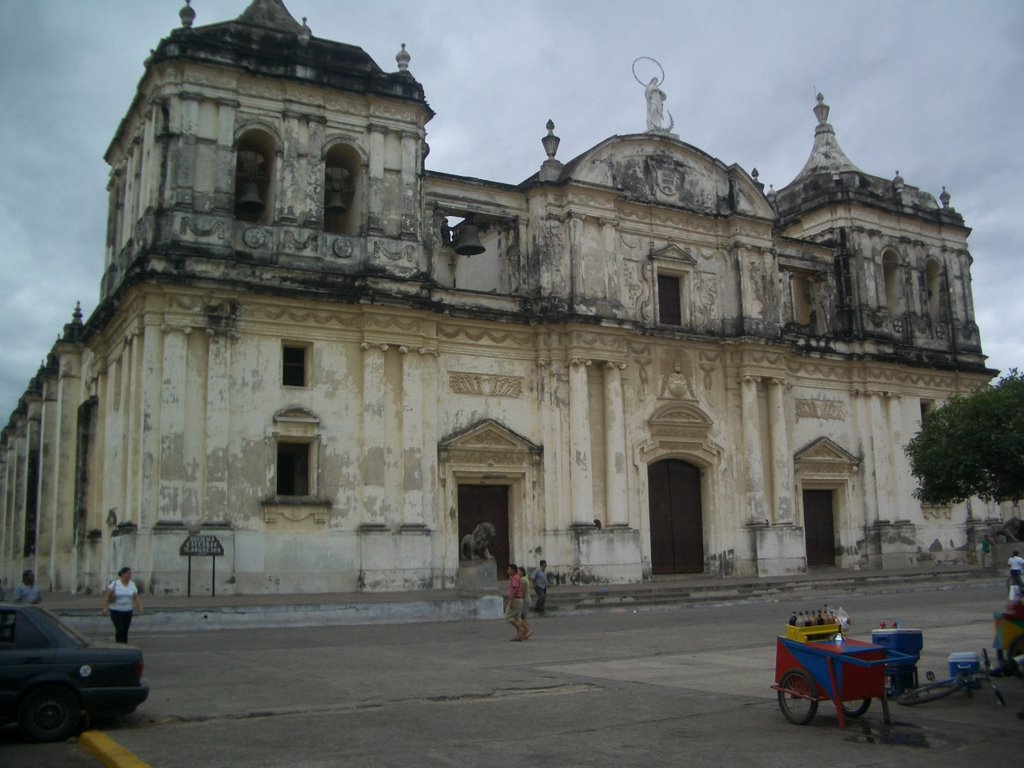 Catedral de Leon by Norlan Quintanilla