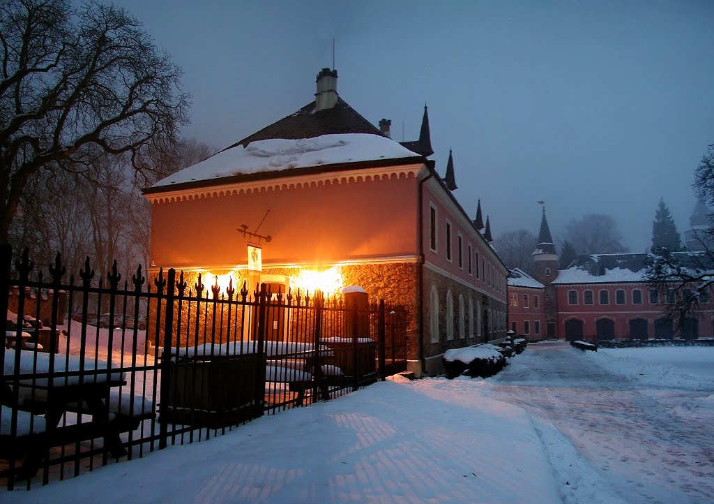 Předvánoční podvečer na Sychrově (pre-Christmas evening in Sychrov) by Rodrich