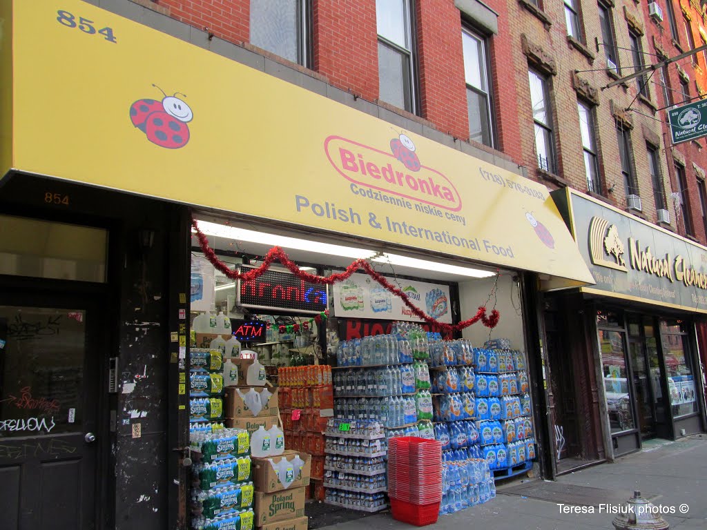 Polish markets in Brooklyn, New York by MementoMori