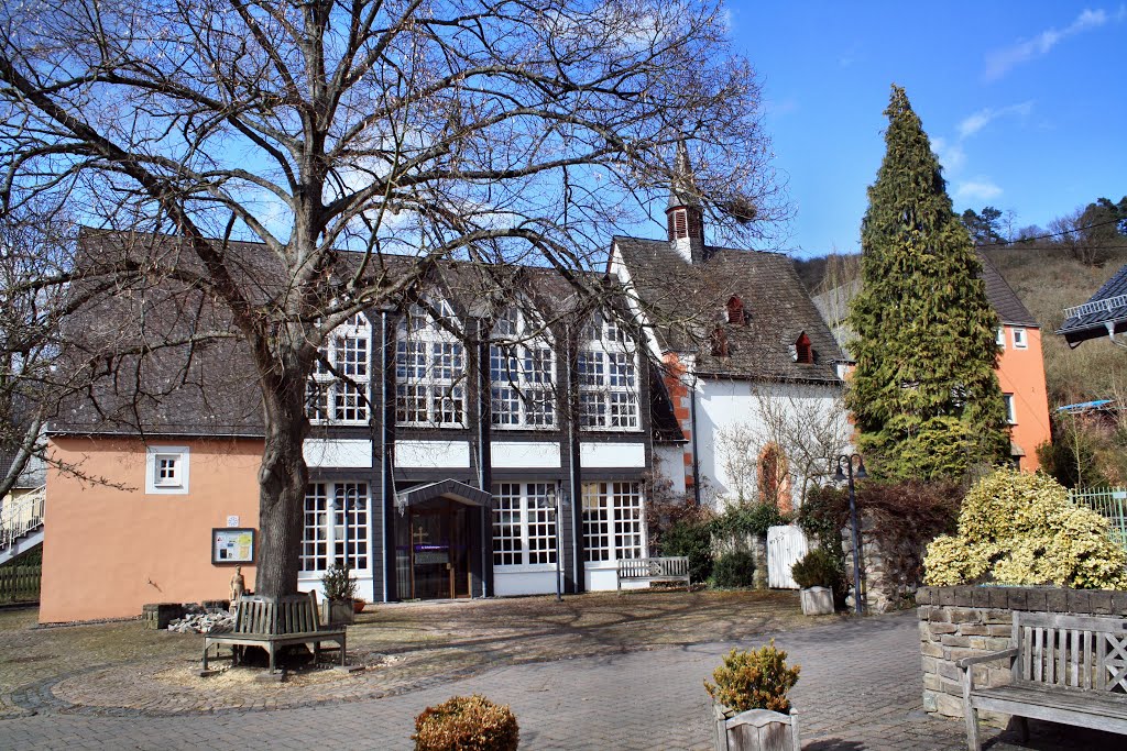 Dorfplatz mit Ehem. Kloster und Kirche by oller rainer