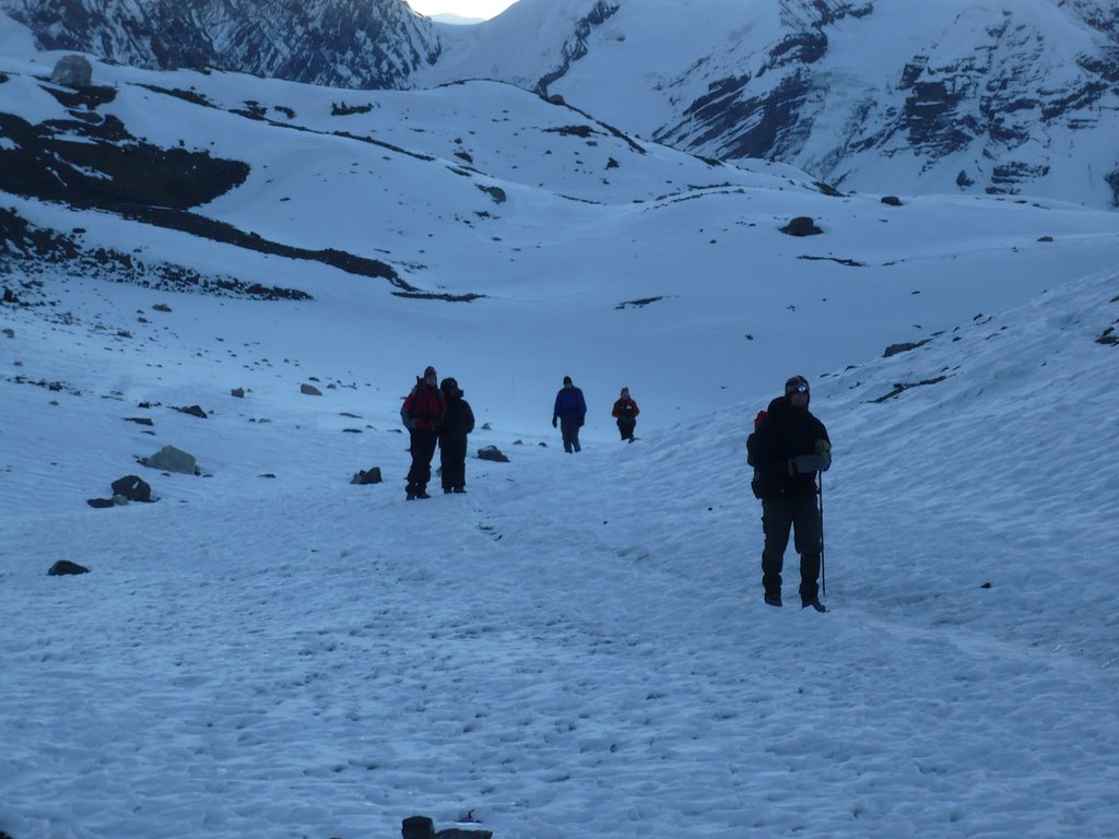 Arrivals at top of Thorung La Pass by BrutusV