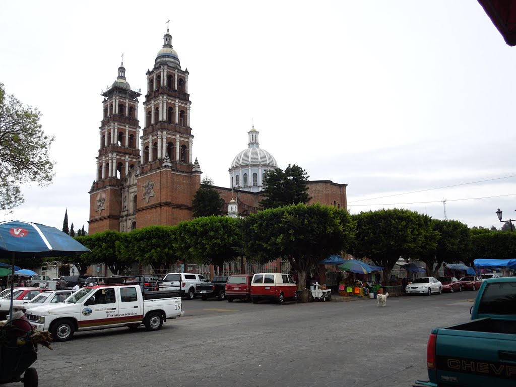 En el mercado de Nuevo San Juan by Arturo Cárdenas L