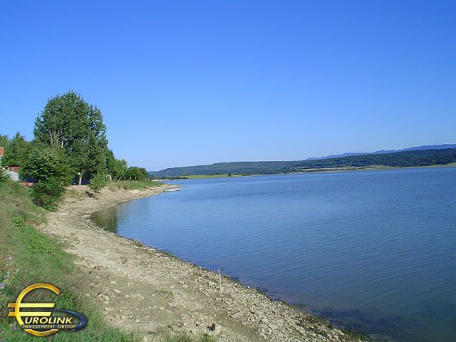 Shore of Ticha Lake by eurolink