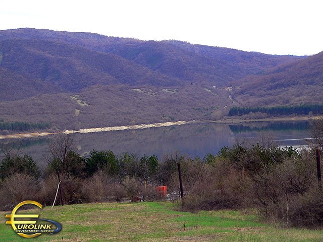 Ticha Lake near the wall by eurolink