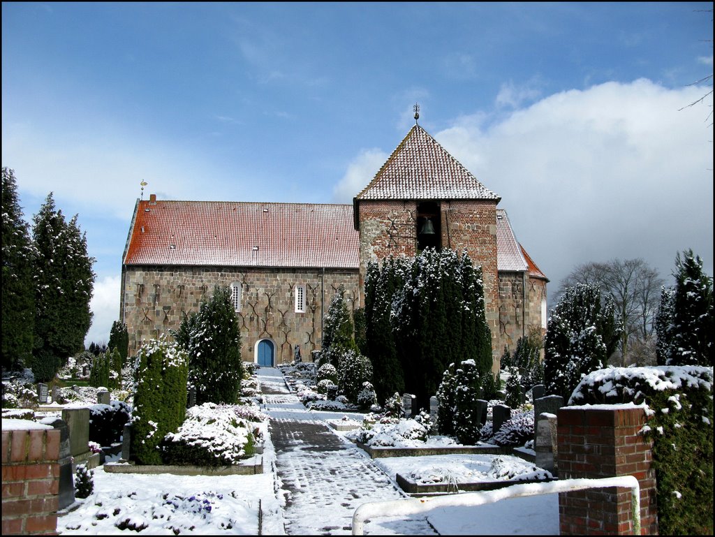 Sillenstede: Lutherse kerk in sneeuw by © Dennis Wubs