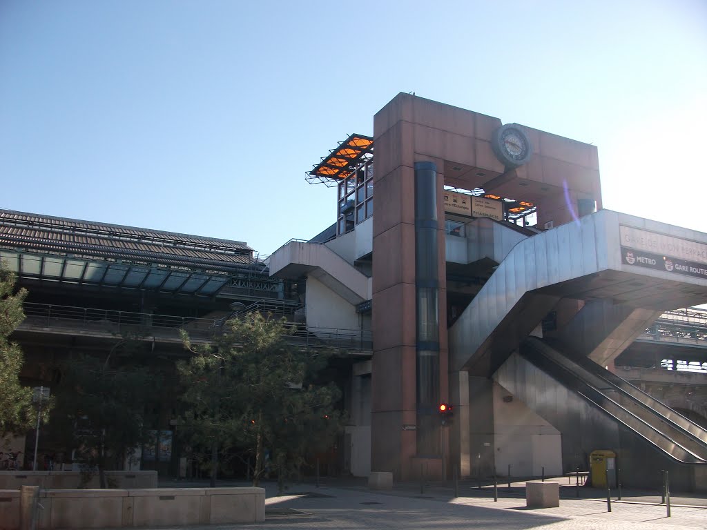 Gare sncf lyon perrache by Salomon BARZILAI & Jerome IBY