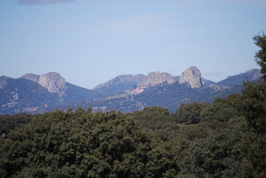 Cabañas del Castillo desde San Isidro by Joaquin del Moral Llamas