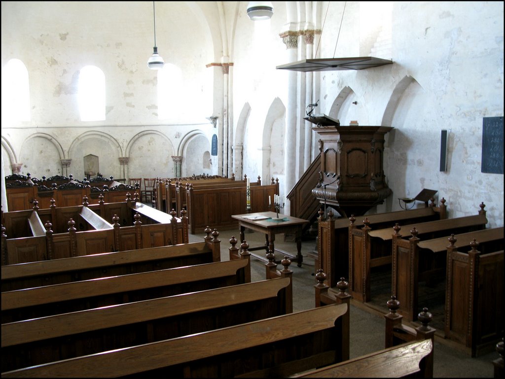 Oldenzijl: Interieur Hervormde kerk by © Dennis Wubs