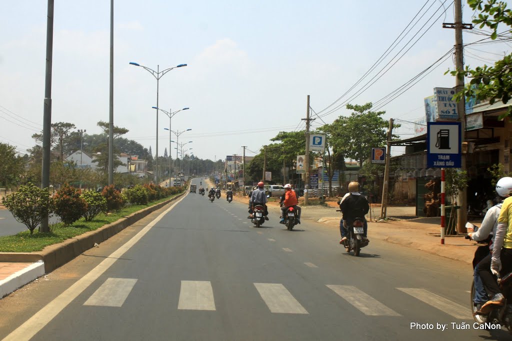 Trên quốc lộ 14 - AH17 by Tuấn Canon