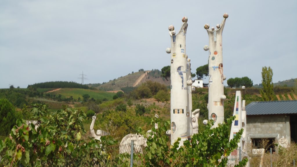 Gaudi passou por aqui - Camino de Santiago by Sergio Luiz Zampieri