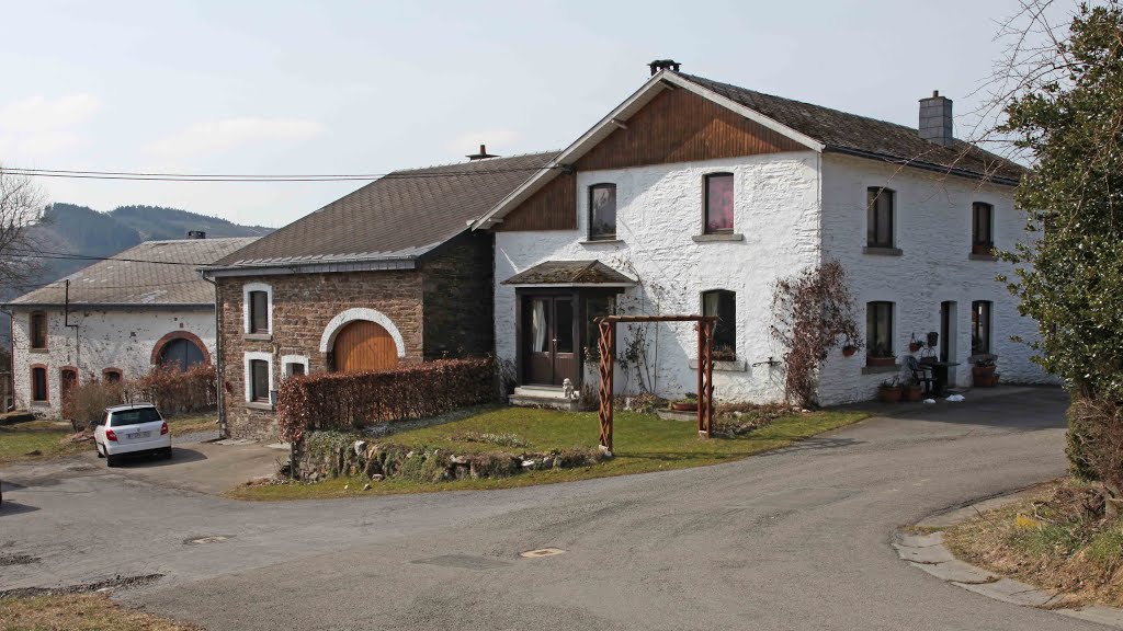 Belgium: Les Villettes-La Croquette (Brixheux) by Gerrit Bruin