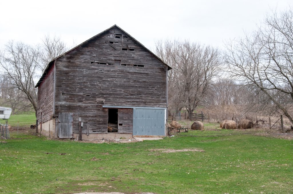 Rustic barn by D200DX