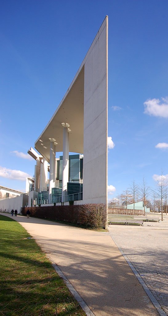 Berlin, Bundeskanzleramt by Arnfried Zerche