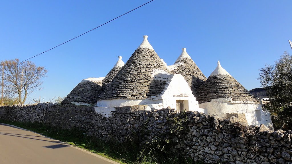 ITALIA Trullo en el Valle de Itria, Martina Franca by Talavan