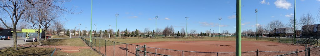 Parc Laurier by JOAN MAURICIO PALACIOS PALACIOS