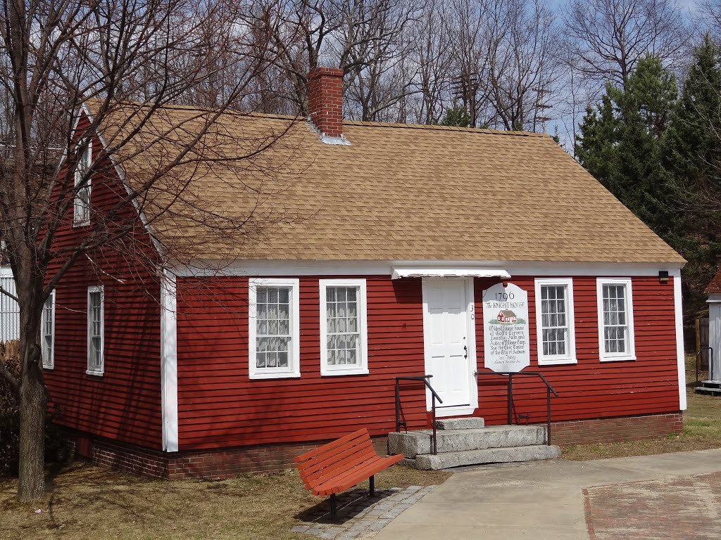 1796 Knight House, oldest frame house at Goff's Corners, Lewiston Falls; Auburn Maine by Taoab