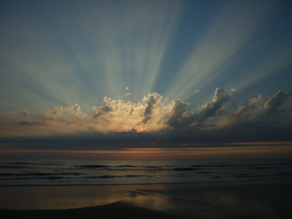 Bergen aan Zee Strand by petersilius-zwackelm…